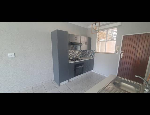 2 BEDROOM TOWNHOUSE FOR SALE IN NEW REDRUTH